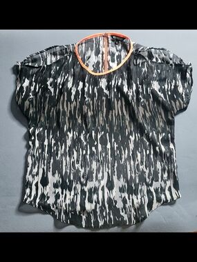 Express Abstract Print Blouse XS Black White Zip Top